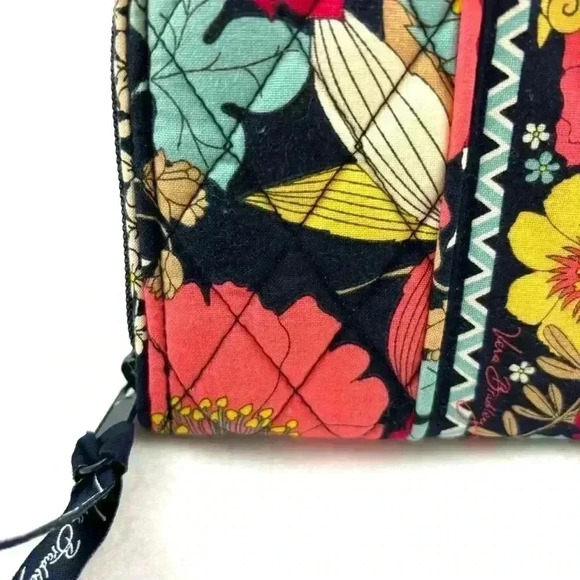 Vera Bradley Bright Floral Snail Print Quilted Cotton Wrap Round Zip Long Wallet - Picture 8 of 14
